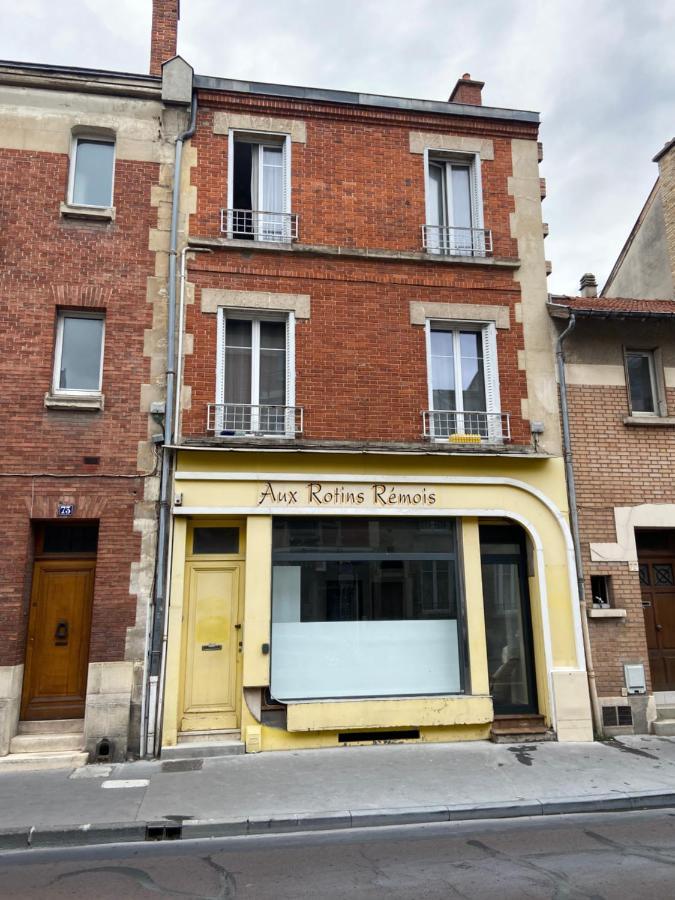 Apartamento LES ROTINS - 80m de la cathédrale Reims Exterior foto